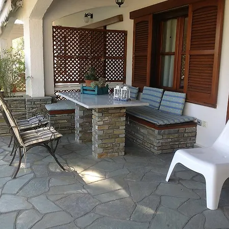 Mikiverna Family House Apartment